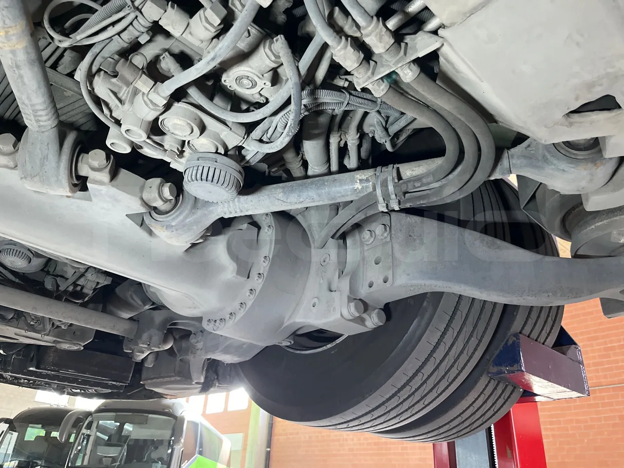 Mercedes-Benz O 530 G- 3P - Euro5 - 260kW - 17.940mt - axle 3 left side