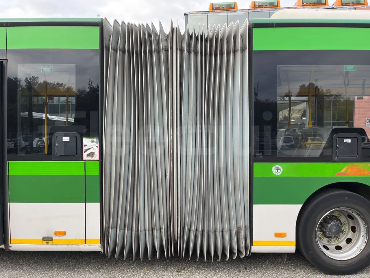 Mercedes-Benz O 530 G- 3P - Euro5 - 260kW - 17.940mt - turntable external (18m)