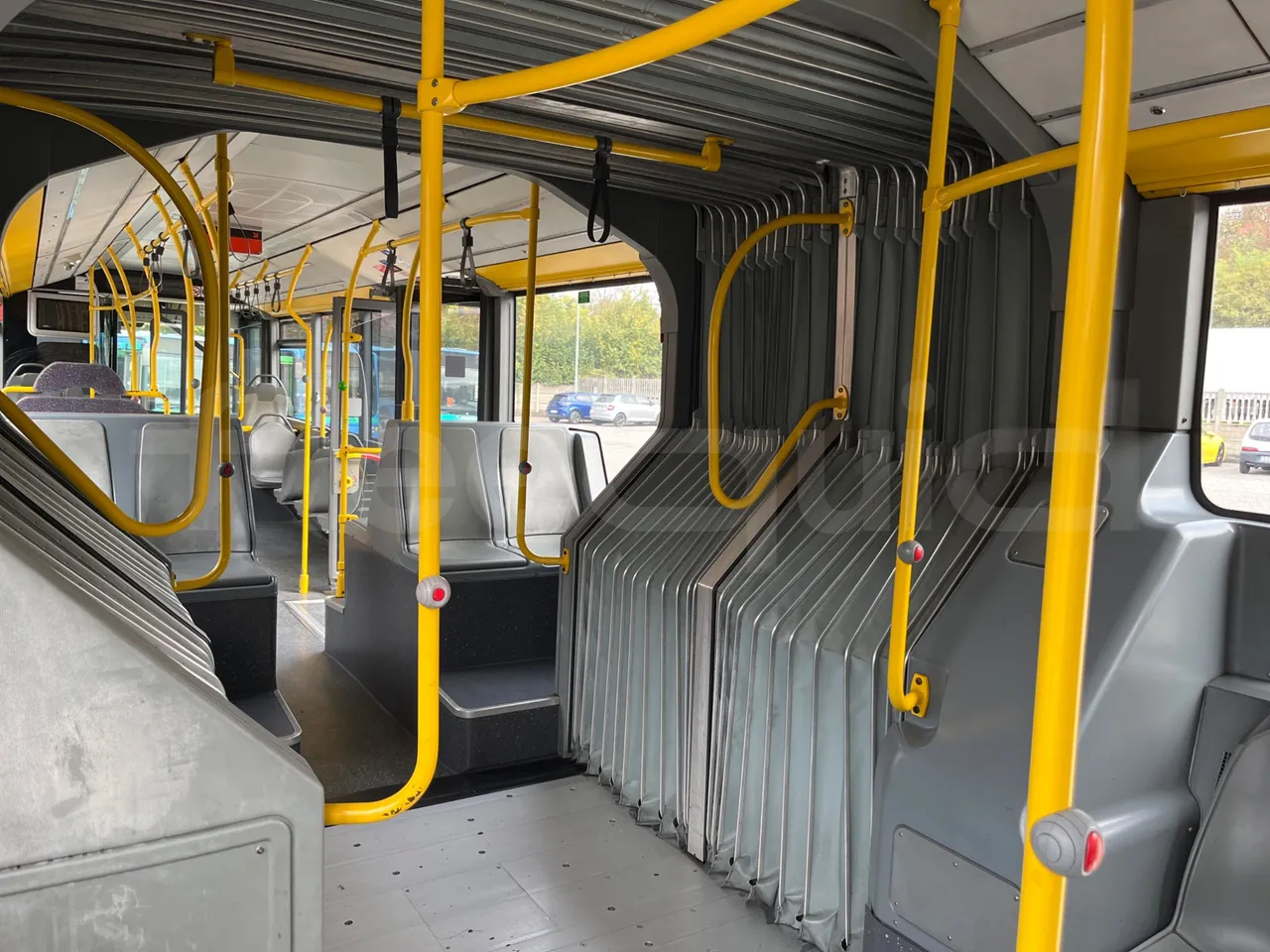 Mercedes-Benz O 530 G- 3P - Euro5 - 260kW - 17.940mt - turntable internal (18m)