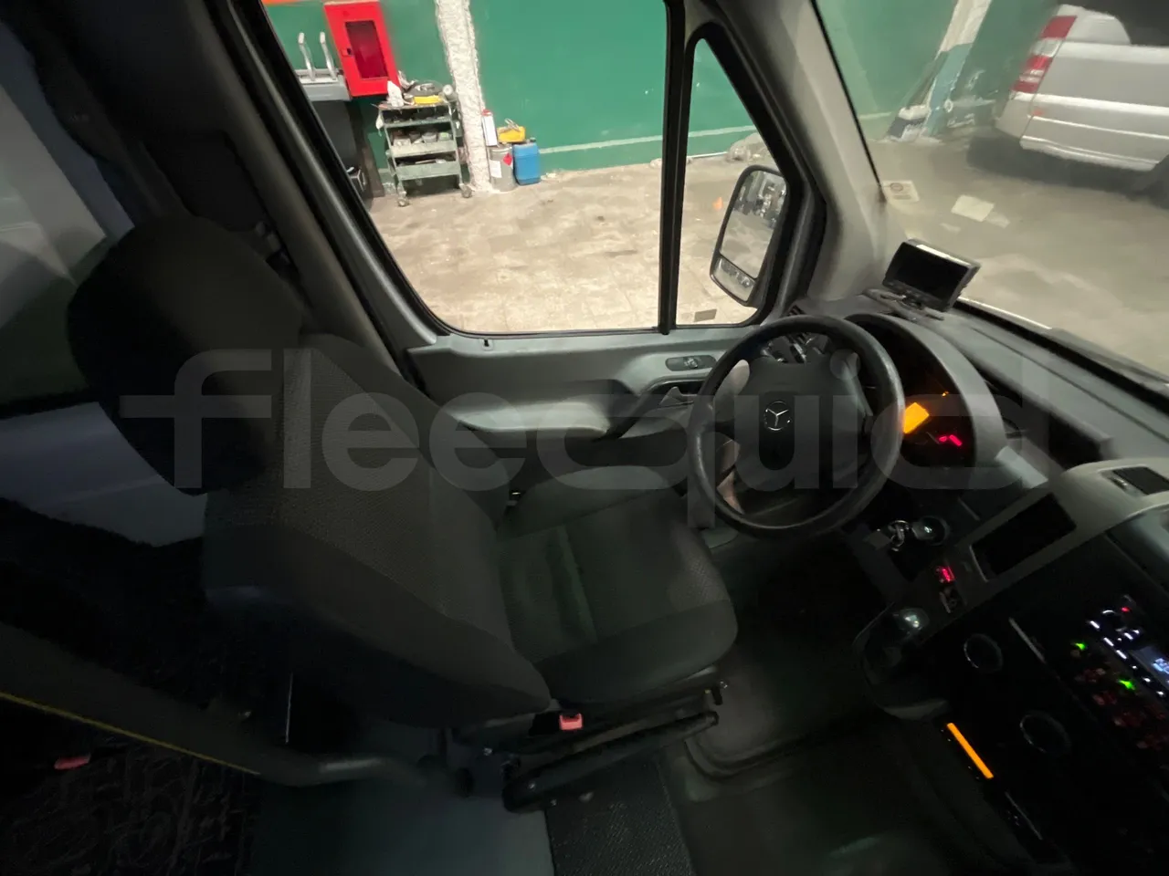 Mercedes-Benz Sprinter Strada -  EUR5 - 140kW - 7.34m - driver's seat photo