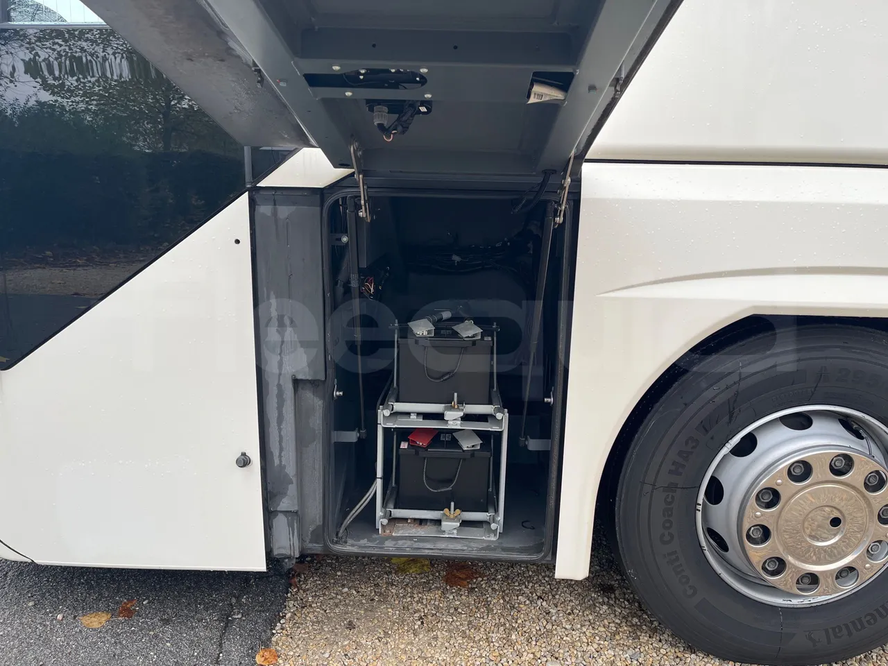 Neoplan Tourliner L  L -  Euro6 - 338 Kw - 13.913 - jack and driver keys