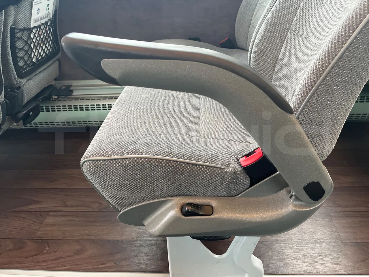 Neoplan Tourliner L  L -  Euro6 - 338 Kw - 13.913 - armrest detail photo