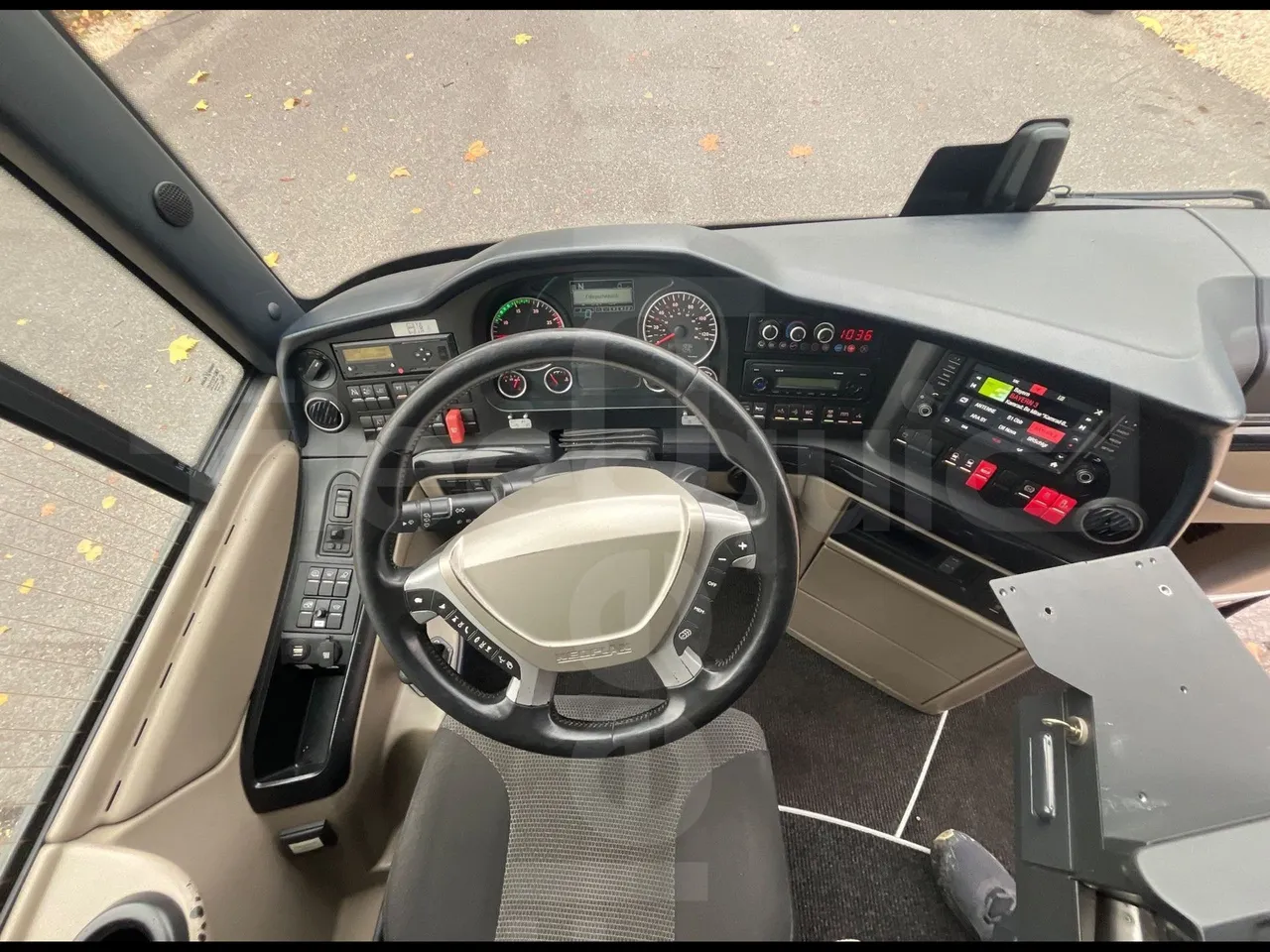 Neoplan Tourliner L  L -  Euro6 - 338 Kw - 13.913 - buttons panels on