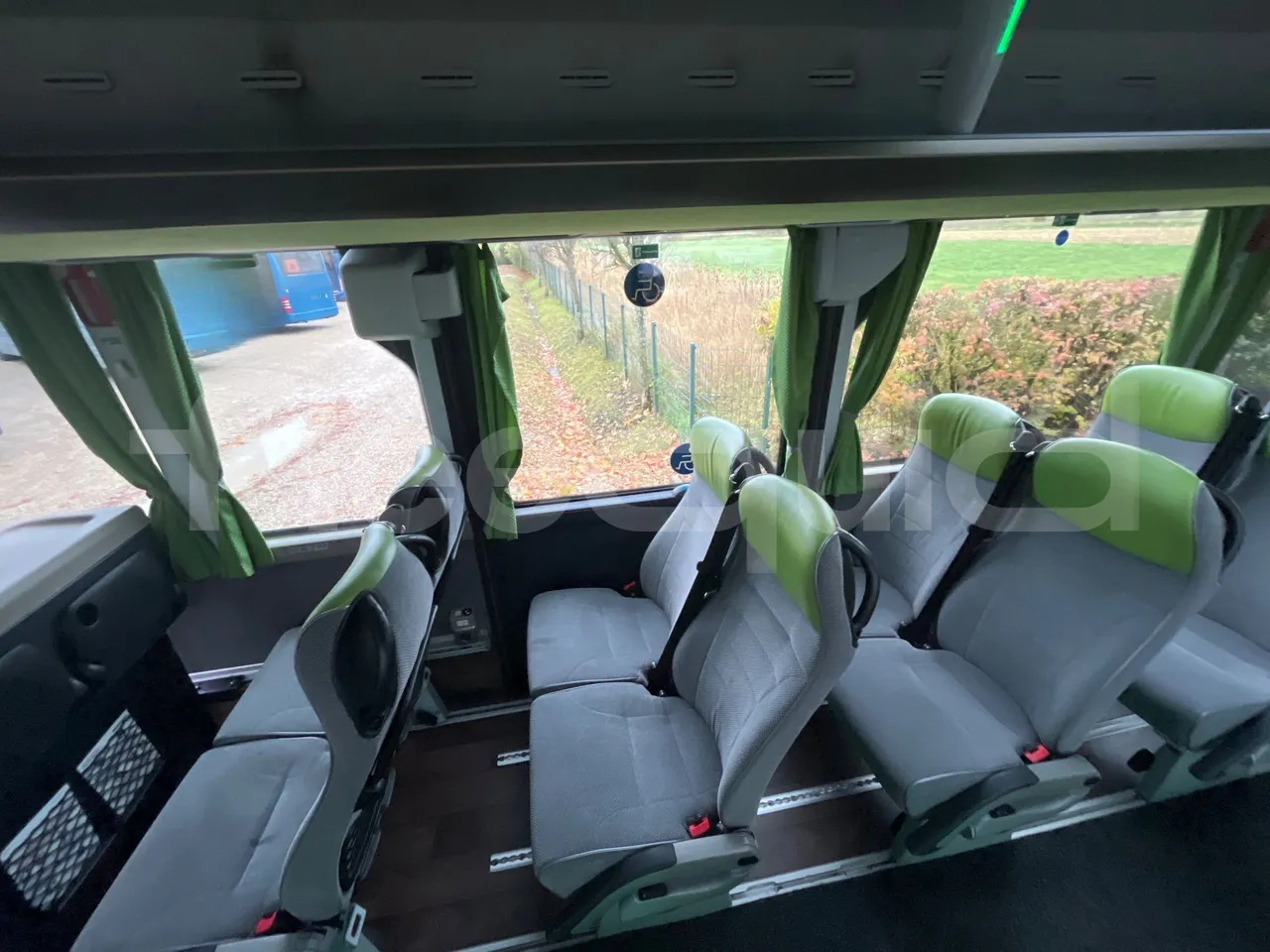 Neoplan Tourliner L  L -  Euro6 - 338 Kw - 13.913 - disabled area photo