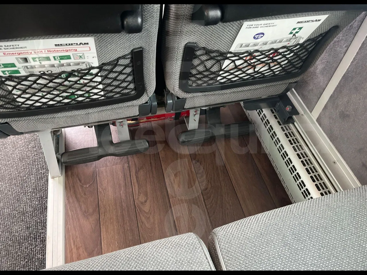 Neoplan Tourliner L  L -  Euro6 - 338 Kw - 13.913 - footrest detail photo