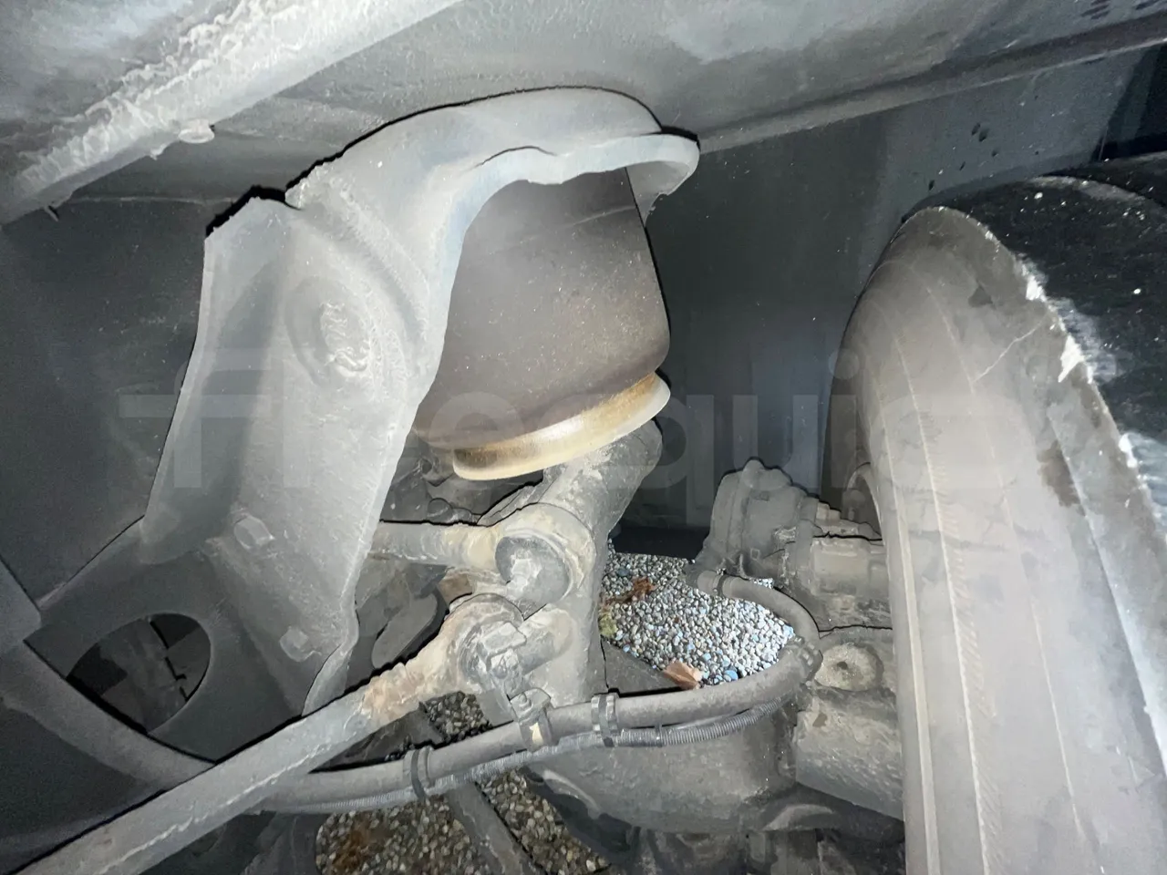 Neoplan Tourliner L  L -  Euro6 - 338 Kw - 13.913 - front air springs left