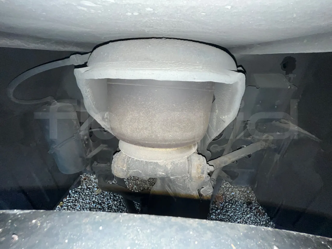 Neoplan Tourliner L  L -  Euro6 - 338 Kw - 13.913 - front air springs right