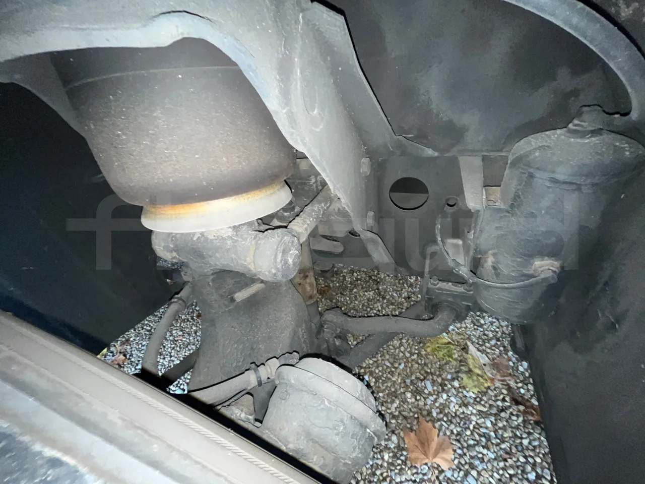 Neoplan Tourliner L  L -  Euro6 - 338 Kw - 13.913 - front brake calipers left