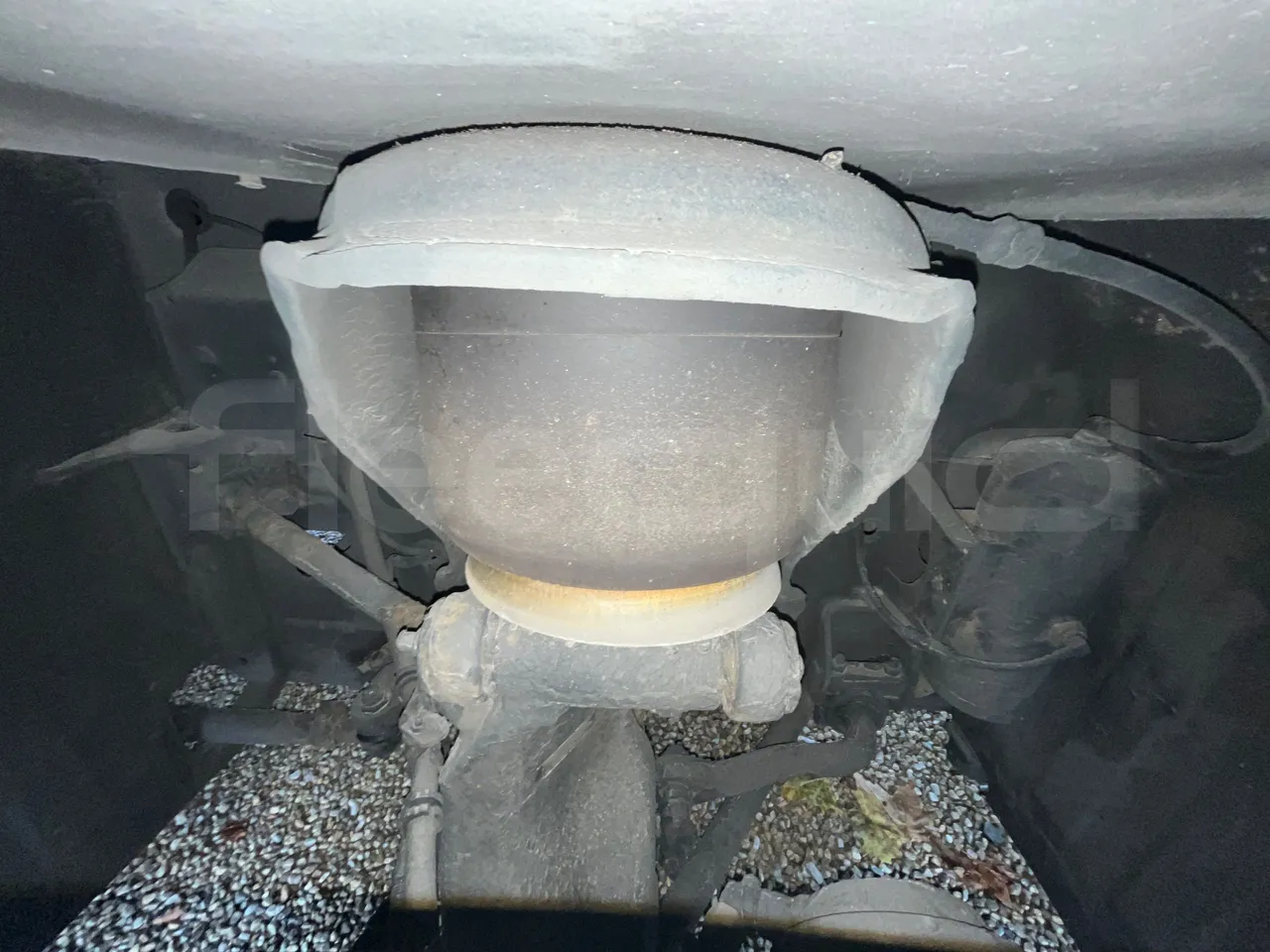 Neoplan Tourliner L  L -  Euro6 - 338 Kw - 13.913 - front shock absorbers left