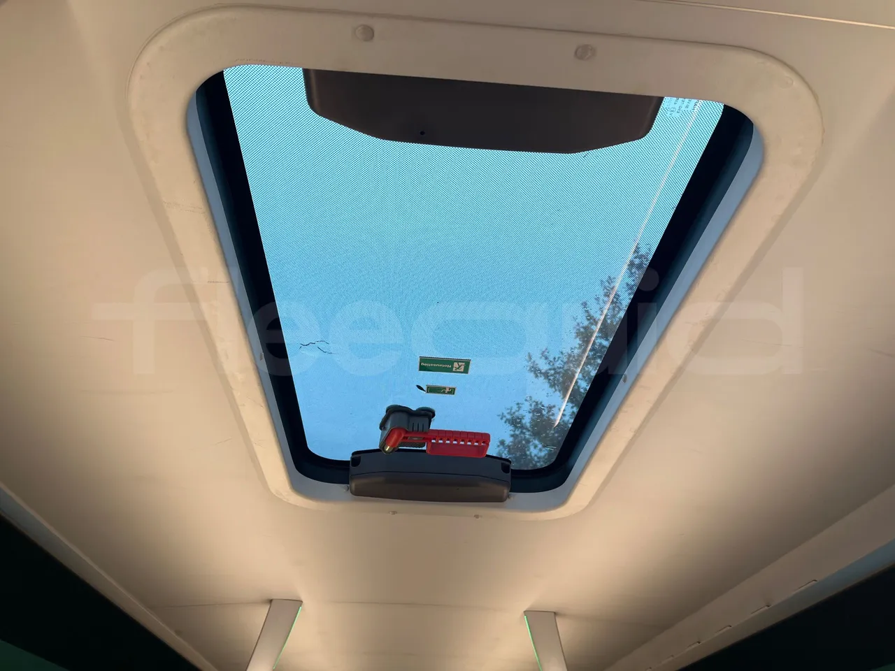 Neoplan Tourliner L  L -  Euro6 - 338 Kw - 13.913 - roof hatch 2