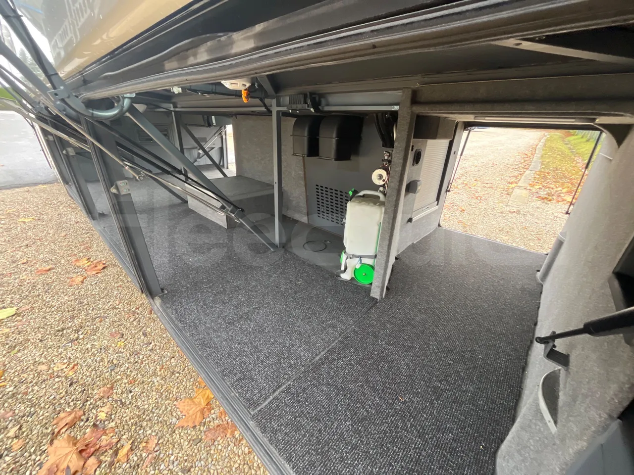 Neoplan Tourliner L  L -  Euro6 - 338 Kw - 13.913 - internal frame rust check