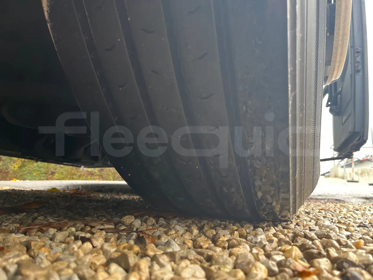 Neoplan Tourliner L  L -  Euro6 - 338 Kw - 13.913 - tread condition front tires right