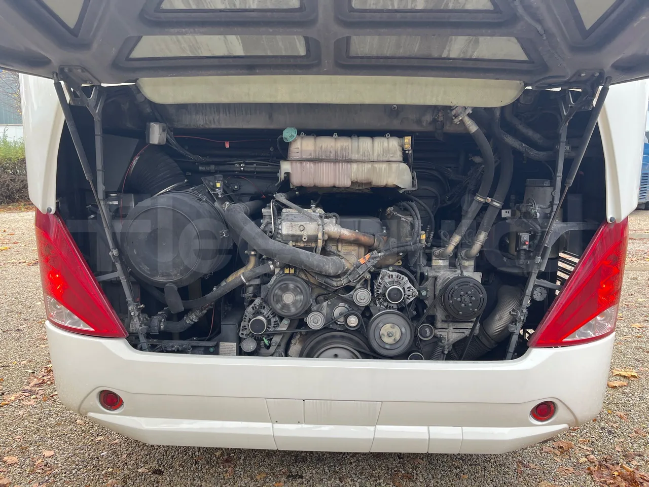 Neoplan Tourliner L  L -  Euro6 - 338 Kw - 13.913 - rear hatch open