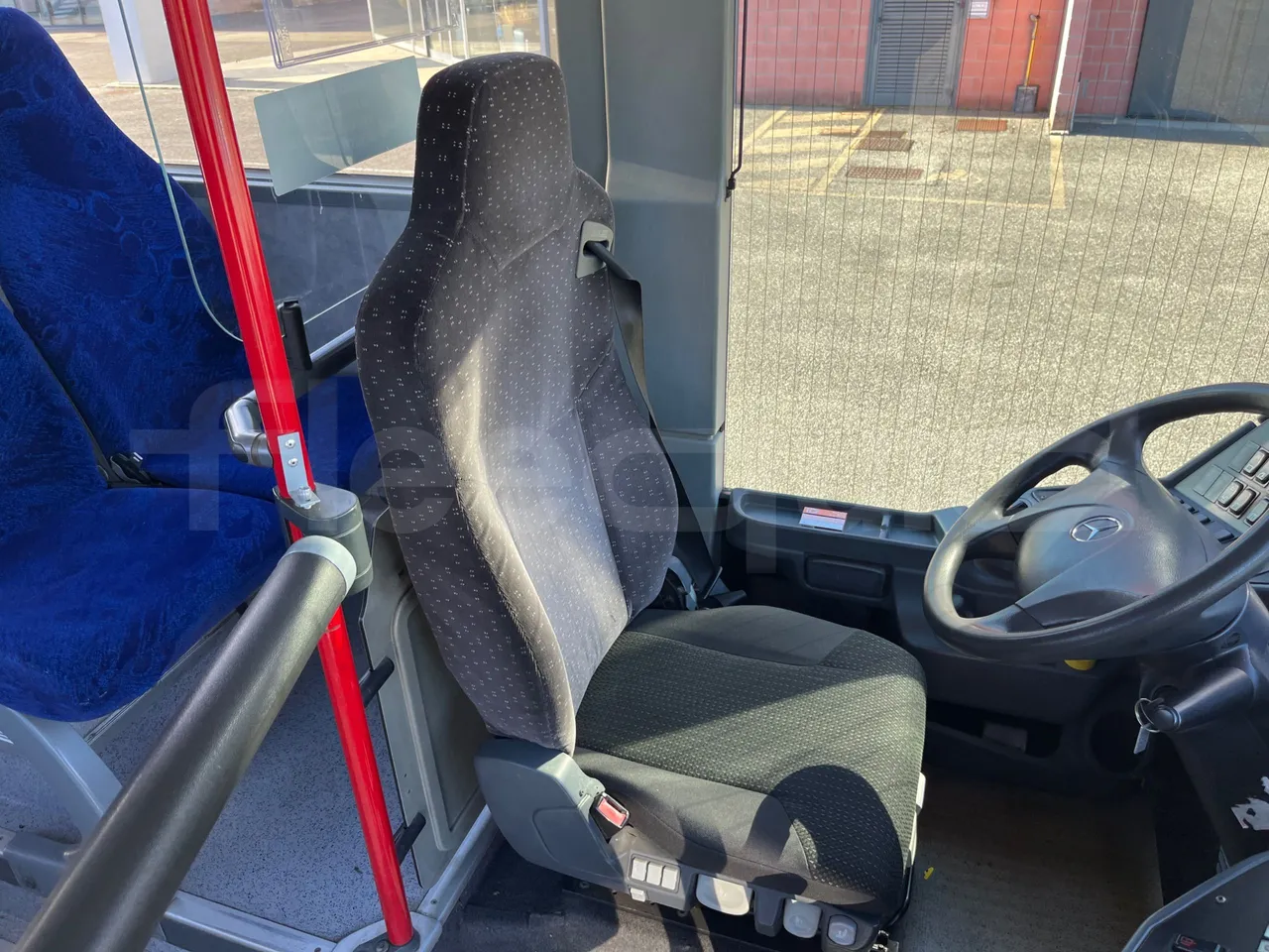 Mercedes-Benz Integro E5 4 - Euro5 - 220kW - 12.140mt - driver's seat photo