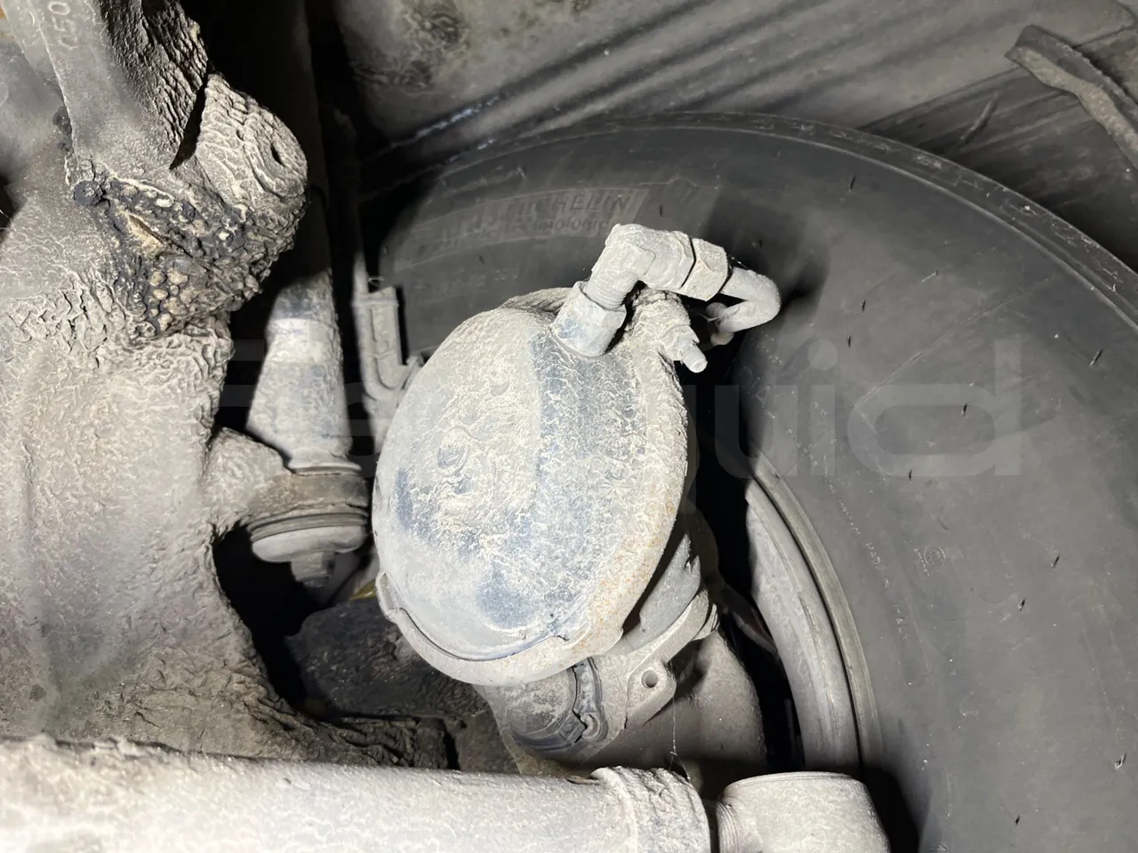 Mercedes-Benz Integro E5 4 - Euro5 - 220kW - 12.140mt - front brake calipers left