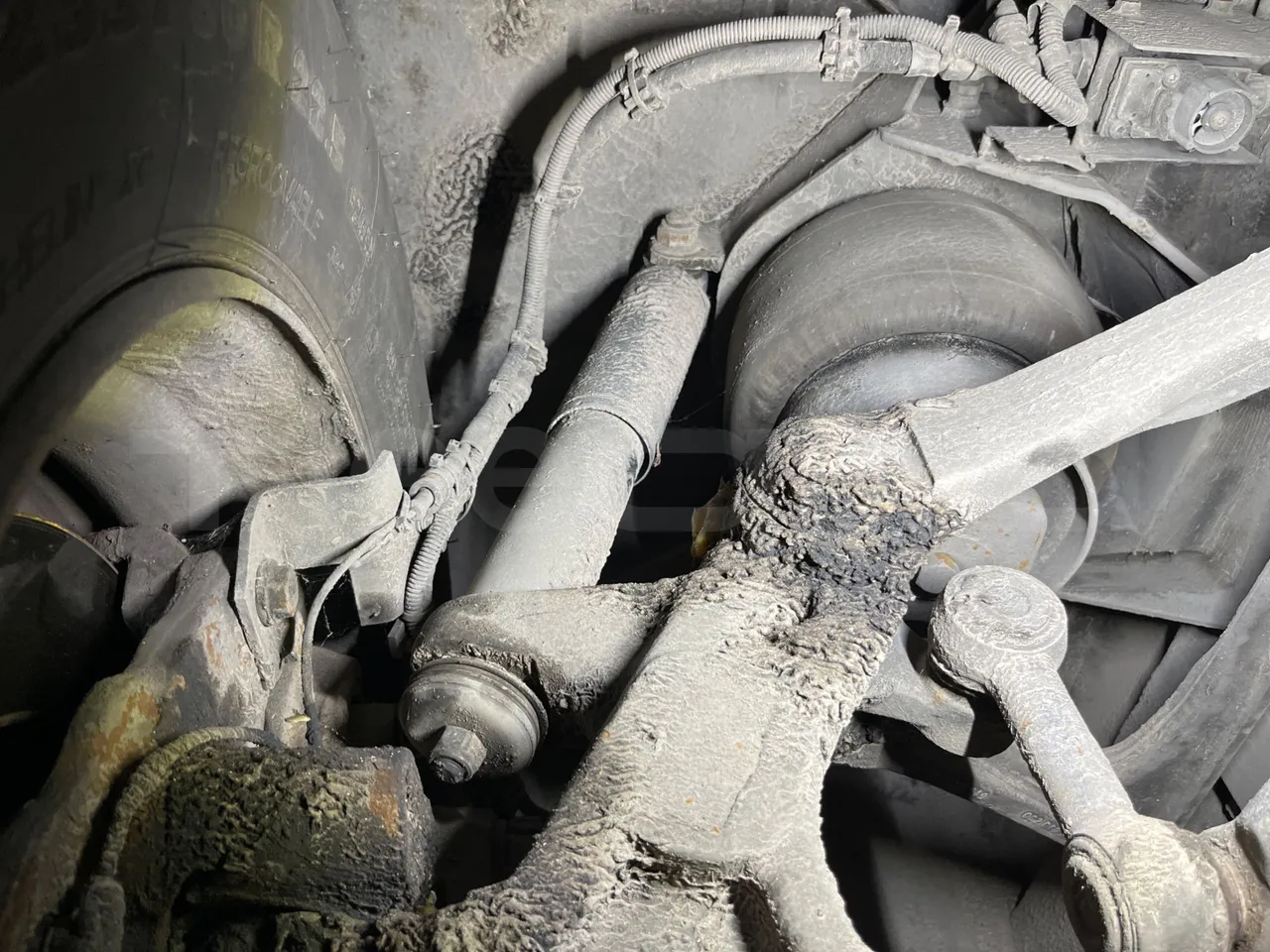 Mercedes-Benz Integro E5 4 - Euro5 - 220kW - 12.140mt - front shock absorbers left