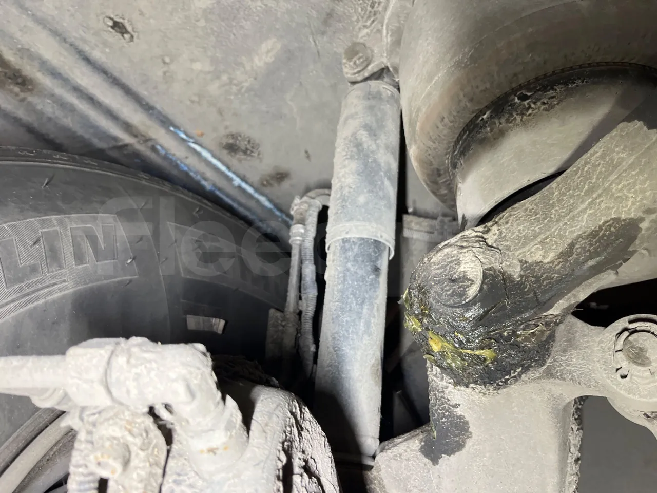 Mercedes-Benz Integro E5 4 - Euro5 - 220kW - 12.140mt - front shock absorbers right