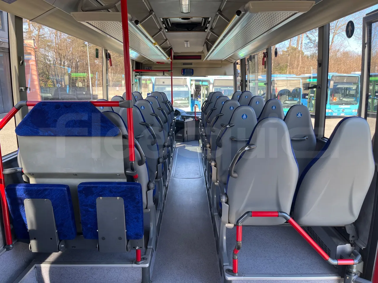 Mercedes-Benz Integro E5 4 - Euro5 - 220kW - 12.140mt - forward view middle aisle