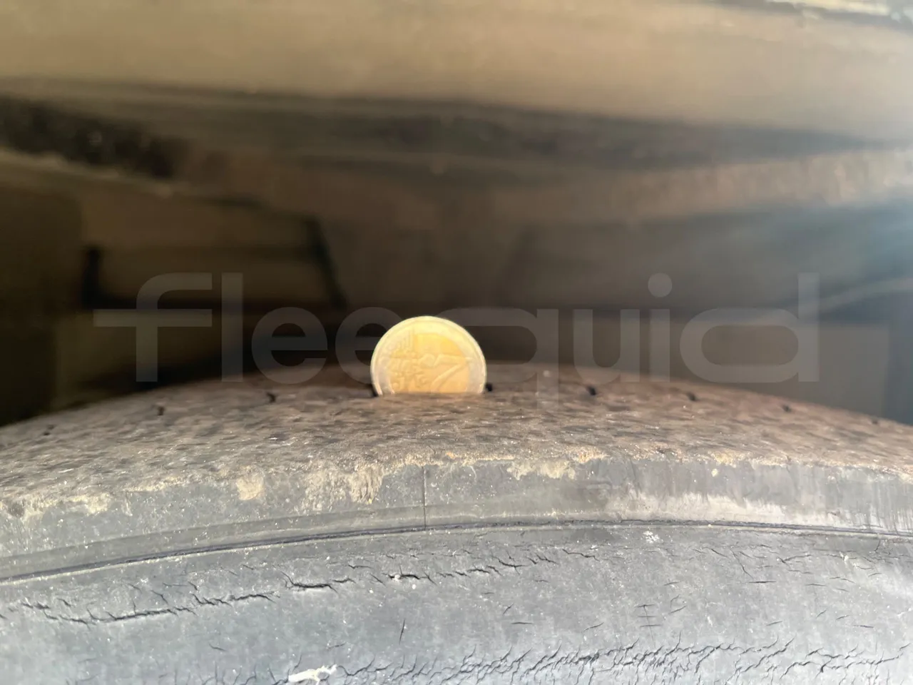 Mercedes-Benz Integro E5 4 - Euro5 - 220kW - 12.140mt - tread condition front tires left