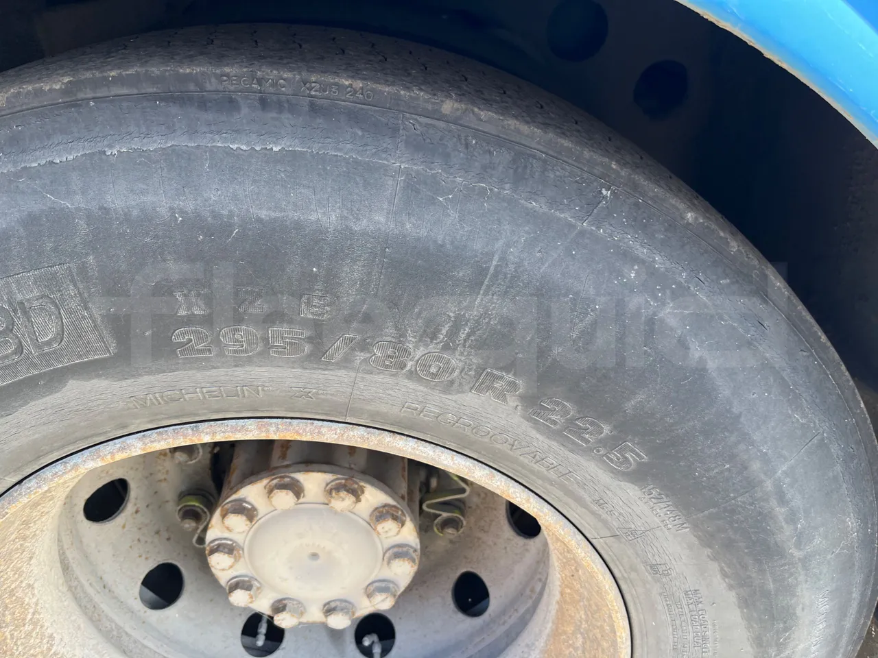 Mercedes-Benz Integro E5 4 - Euro5 - 220kW - 12.140mt - tread condition front tires right