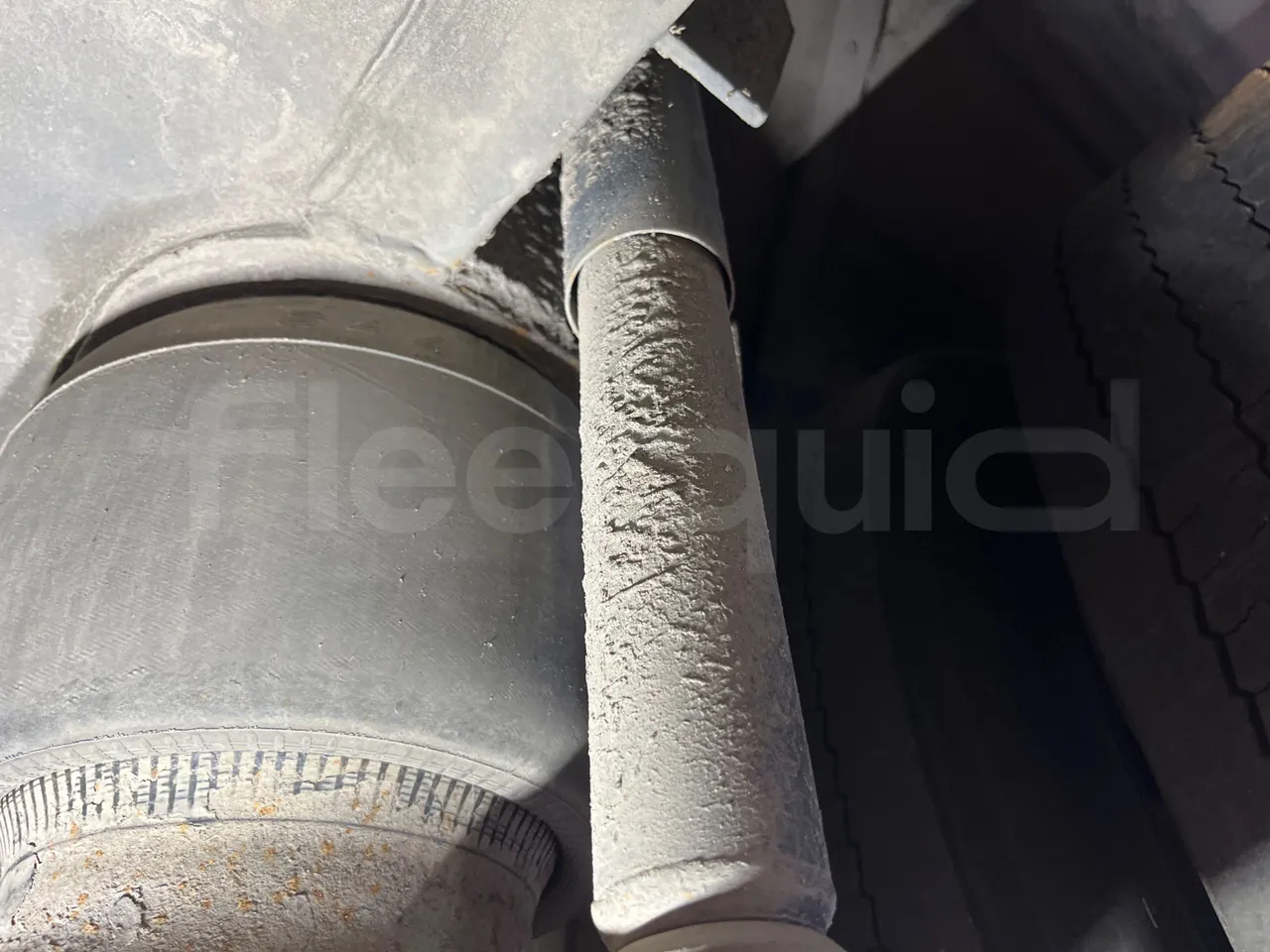 Mercedes-Benz Integro E5 4 - Euro5 - 220kW - 12.140mt - axle 2 shock absorbers 1 left