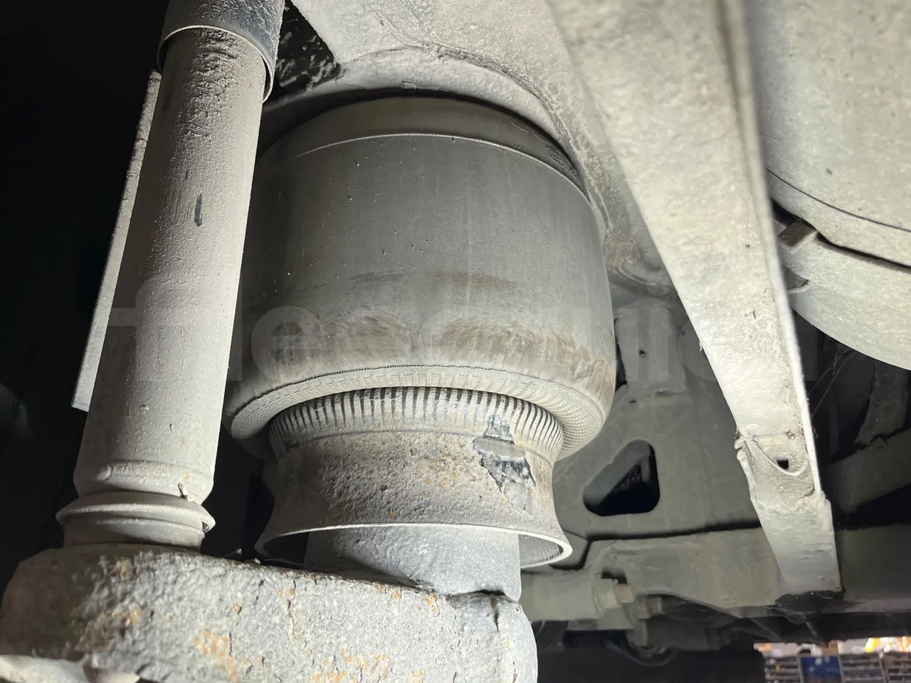 Mercedes-Benz Integro E5 4 - Euro5 - 220kW - 12.140mt - axle 2 shock absorbers 2 left