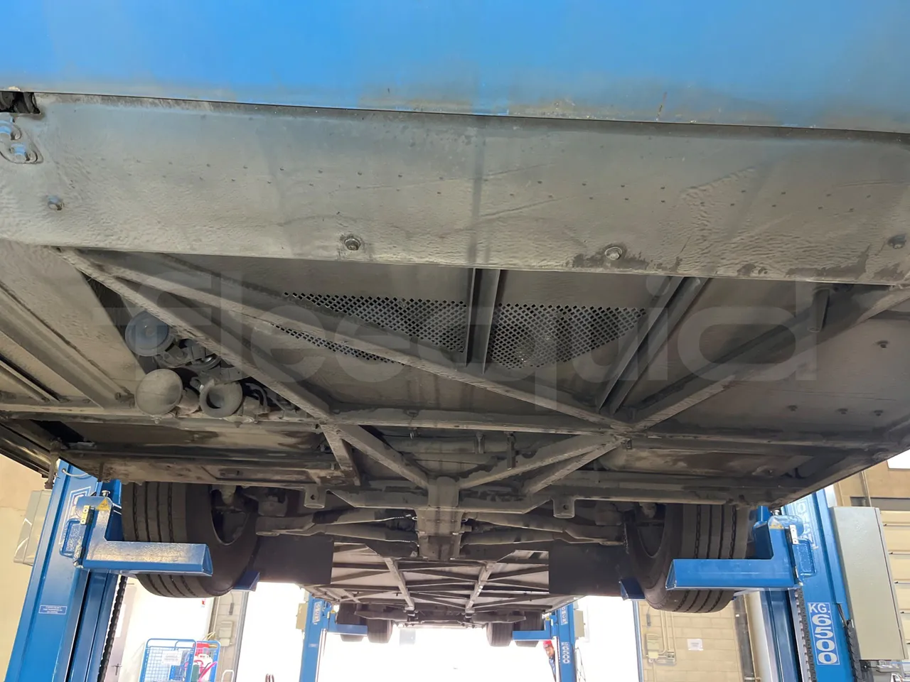 Mercedes-Benz Integro E5 4 - Euro5 - 220kW - 12.140mt - front undercarriage from front