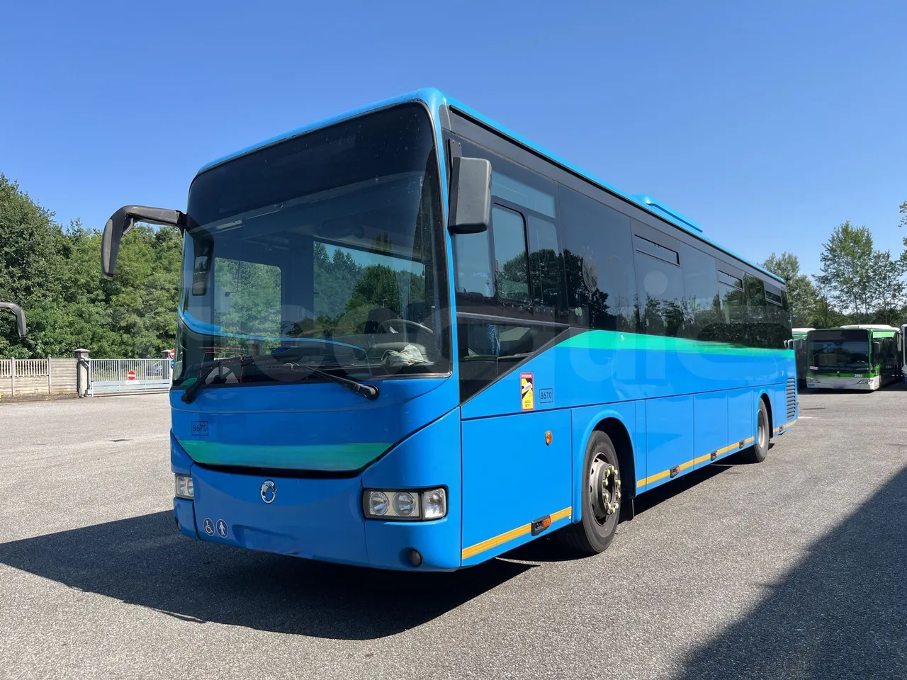 Iveco Crossway - 3/4 Front Left Side