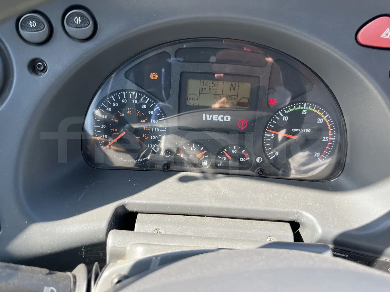 Iveco Crossway - Dashboard Engine On