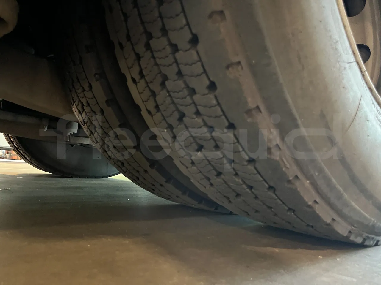 Iveco Crossway - Second Axle Left Side: Tyre Tread