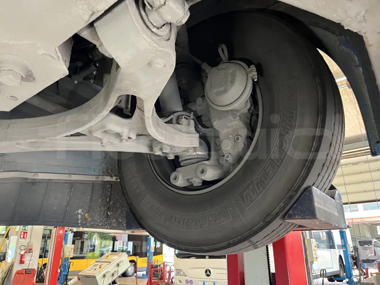 Iveco Crossway - First Axle Left Side