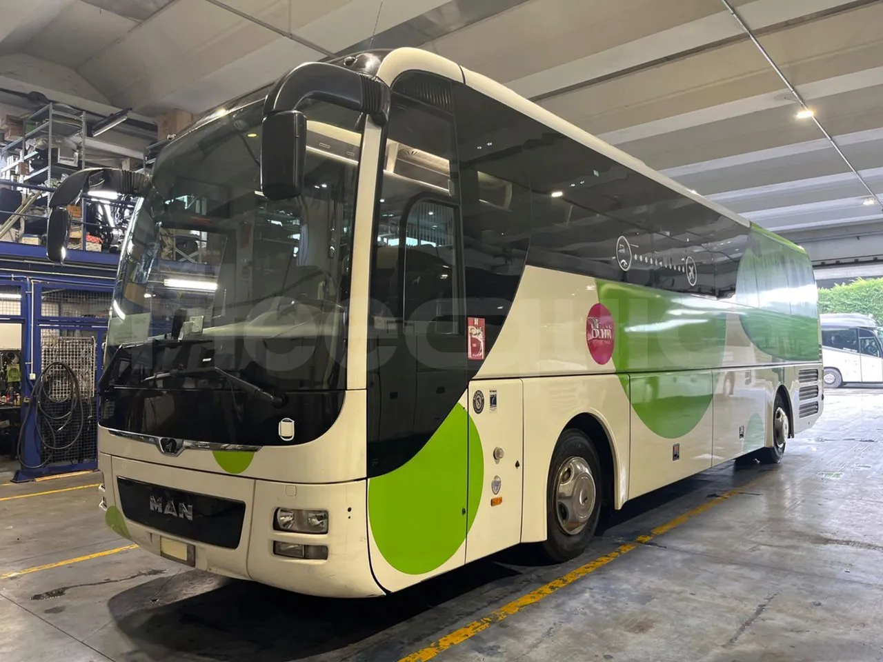 Man Lion's Coach B200746006 - Euro6 - 338kW - 12mt - 3/4 front left