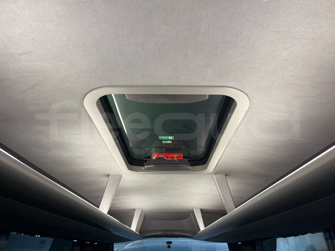 Man Lion's Coach B200746006 - Euro6 - 338kW - 12mt - roof hatch 2