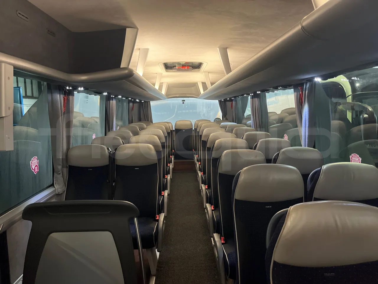 Man Lion's Coach B200746006 - Euro6 - 338kW - 12mt - reverse view middle aisle