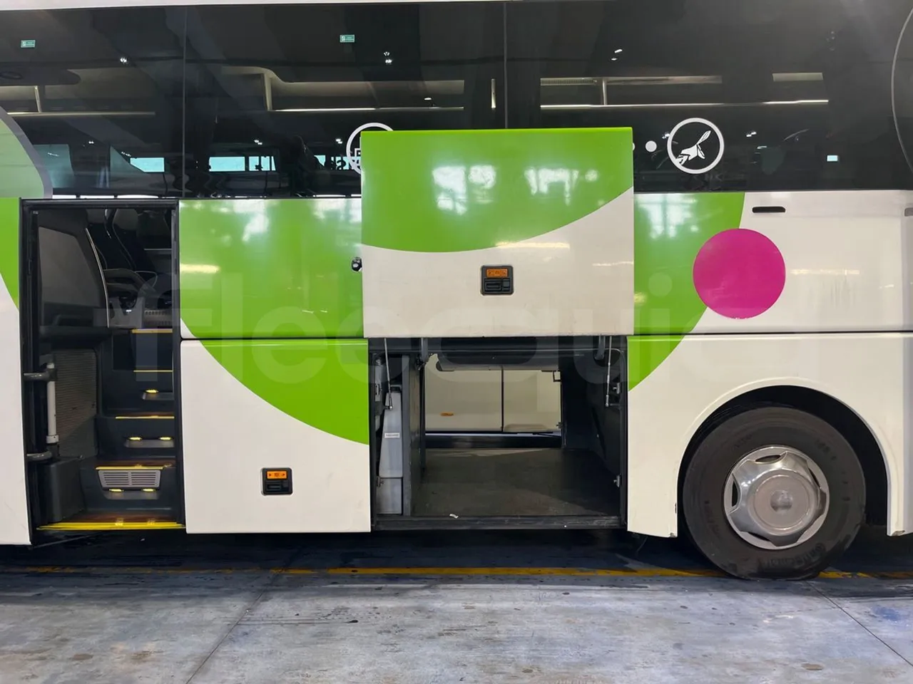 Man Lion's Coach B200746006 - Euro6 - 338kW - 12mt - luggage rack photo