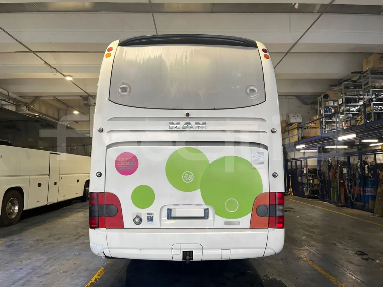 Man Lion's Coach B200746006 - Euro6 - 338kW - 12mt - rear hatch closed