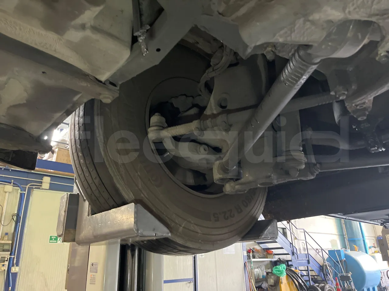 Man Lion's Coach B200746006 - Euro6 - 338kW - 12mt - front axle right side