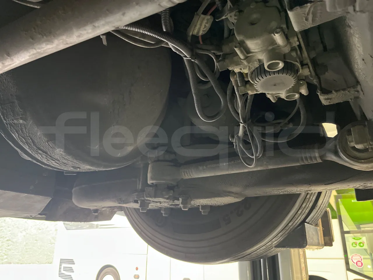 Man Lion's Coach B200746006 - Euro6 - 338kW - 12mt - axle 3 left side