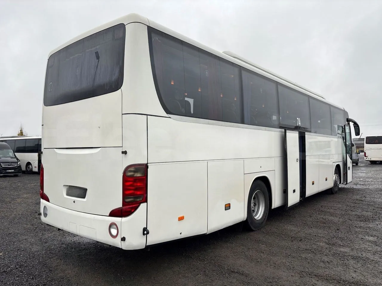 Setra S415 HD - 12m - Euro3 - 310kW - 12mt - 3/4 right rear doors open