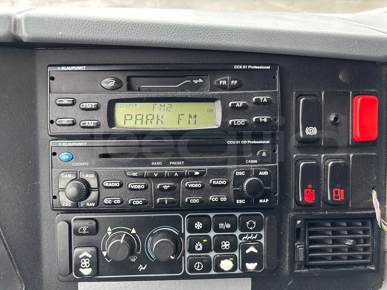 Setra S415 HD - 12m - Euro3 - 310kW - 12mt - radio accessories photo