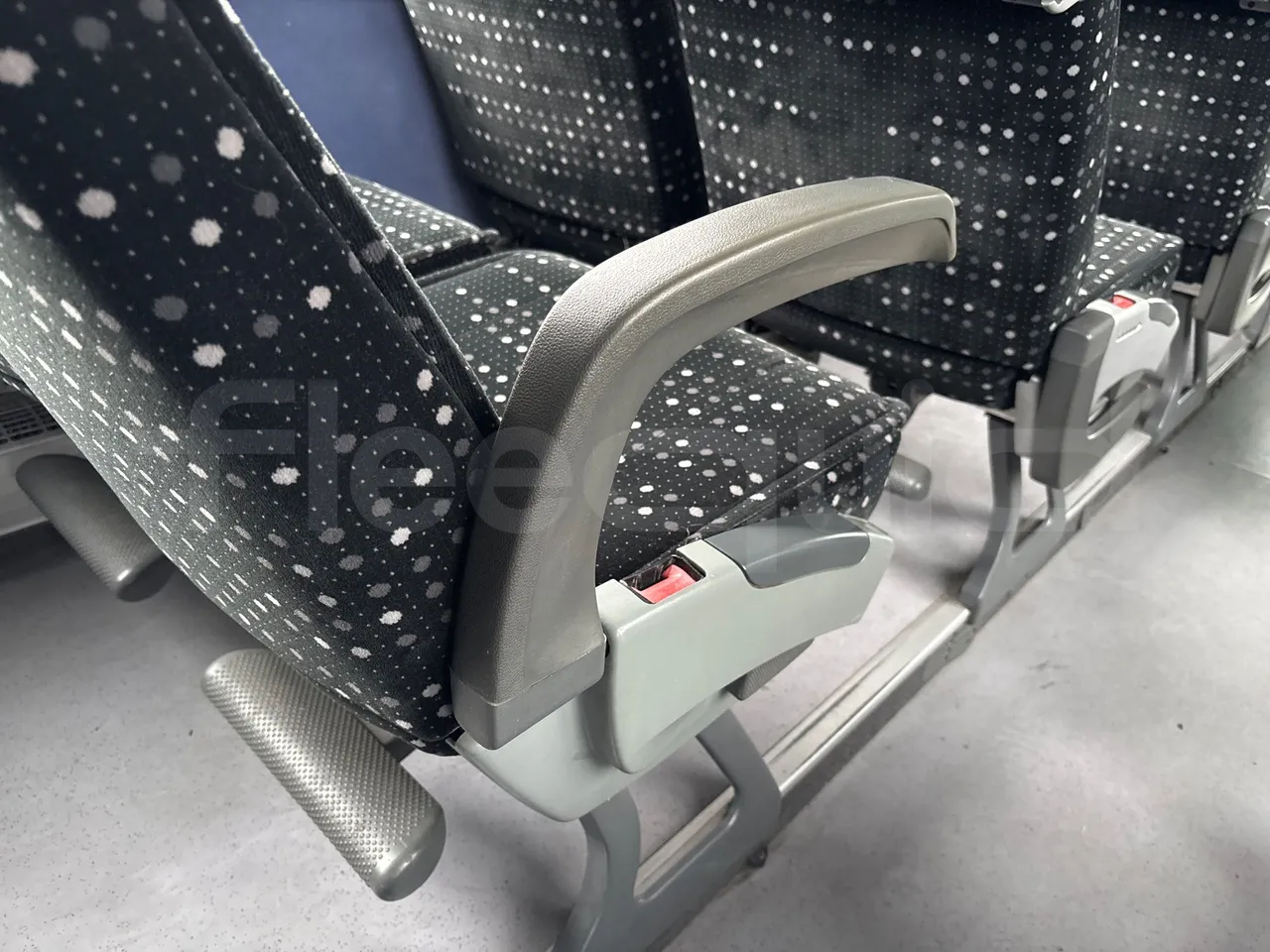 Setra S415 HD - 12m - Euro3 - 310kW - 12mt - armrest detail photo