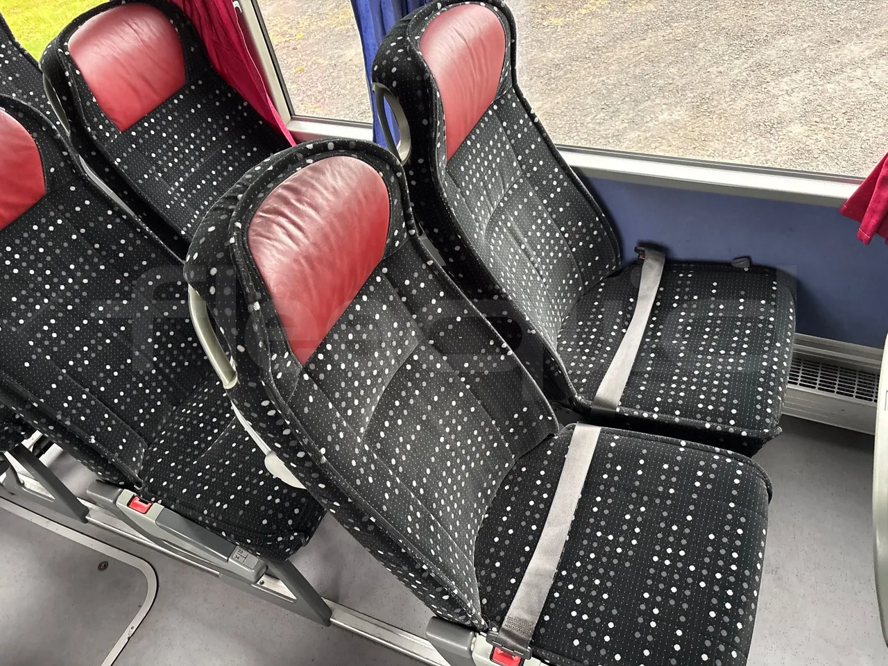Setra S415 HD - 12m - Euro3 - 310kW - 12mt - central seat safety belt