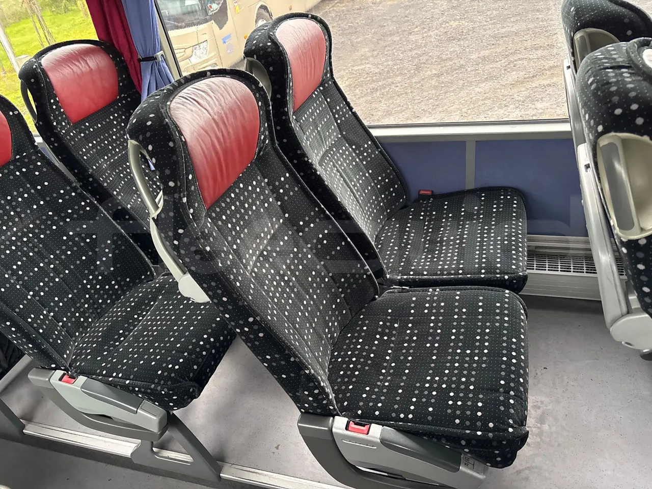 Setra S415 HD - 12m - Euro3 - 310kW - 12mt - single seat detail