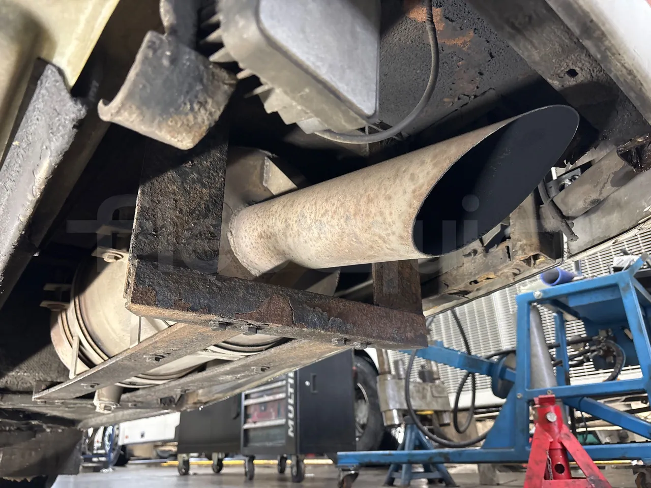 Setra S415 HD - 12m - Euro3 - 310kW - 12mt - exhaust photo