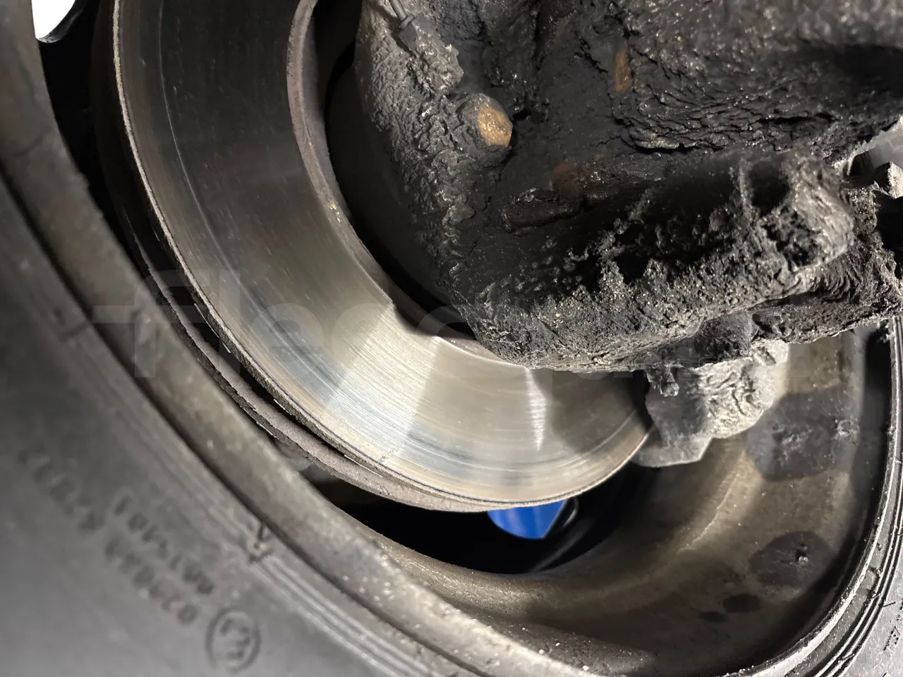 Setra S415 HD - 12m - Euro3 - 310kW - 12mt - front discs left