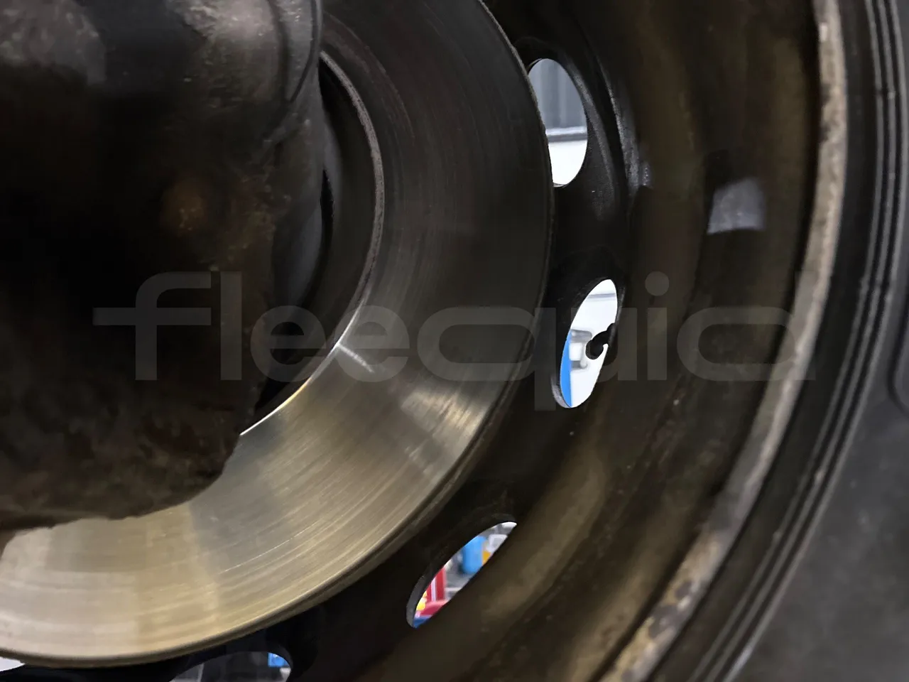 Setra S415 HD - 12m - Euro3 - 310kW - 12mt - front discs right