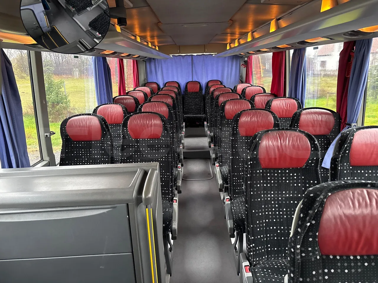 Setra S415 HD - 12m - Euro3 - 310kW - 12mt - reverse view middle aisle