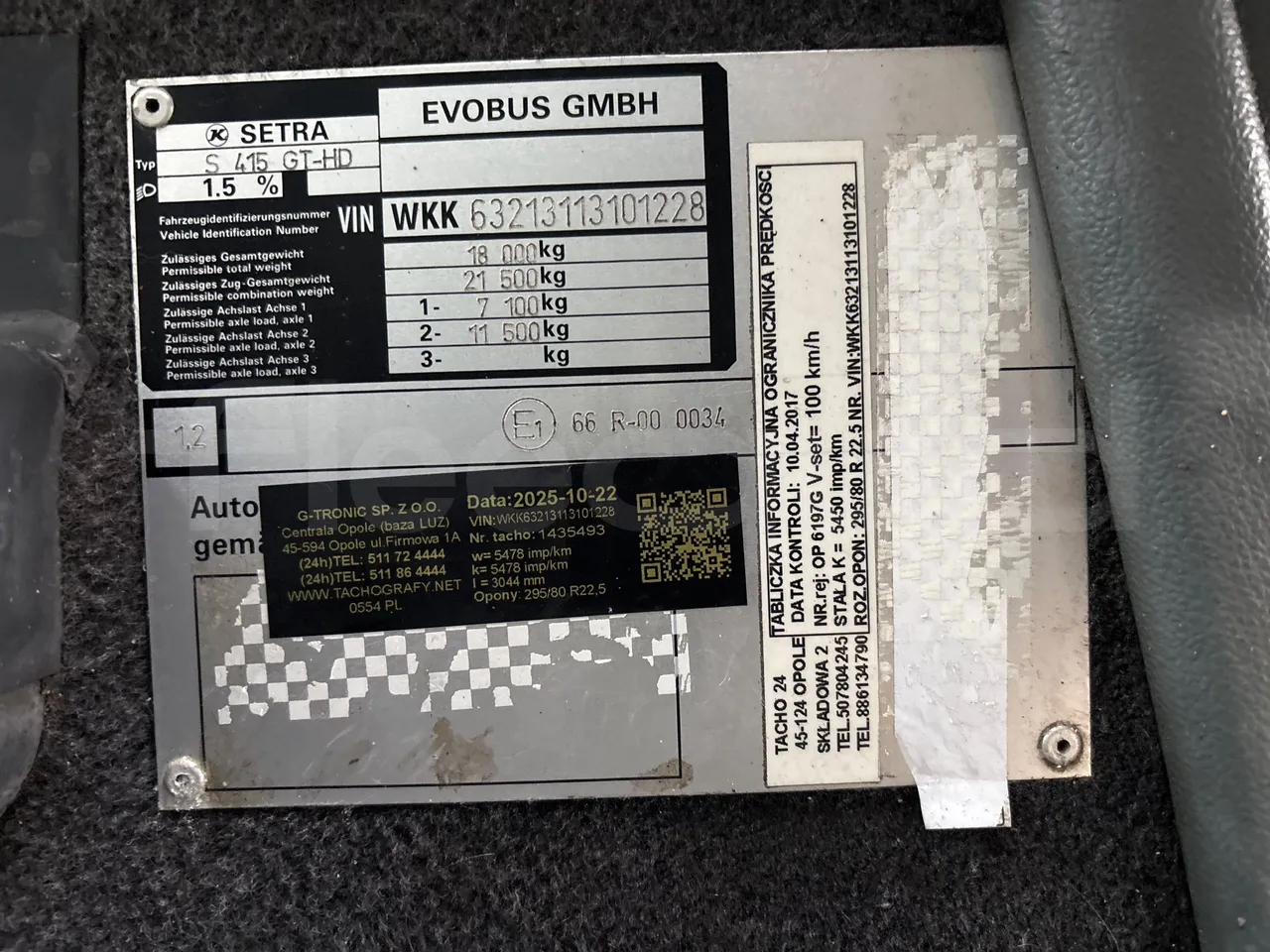 Setra S415 HD - 12m - Euro3 - 310kW - 12mt - vehicle plate photo