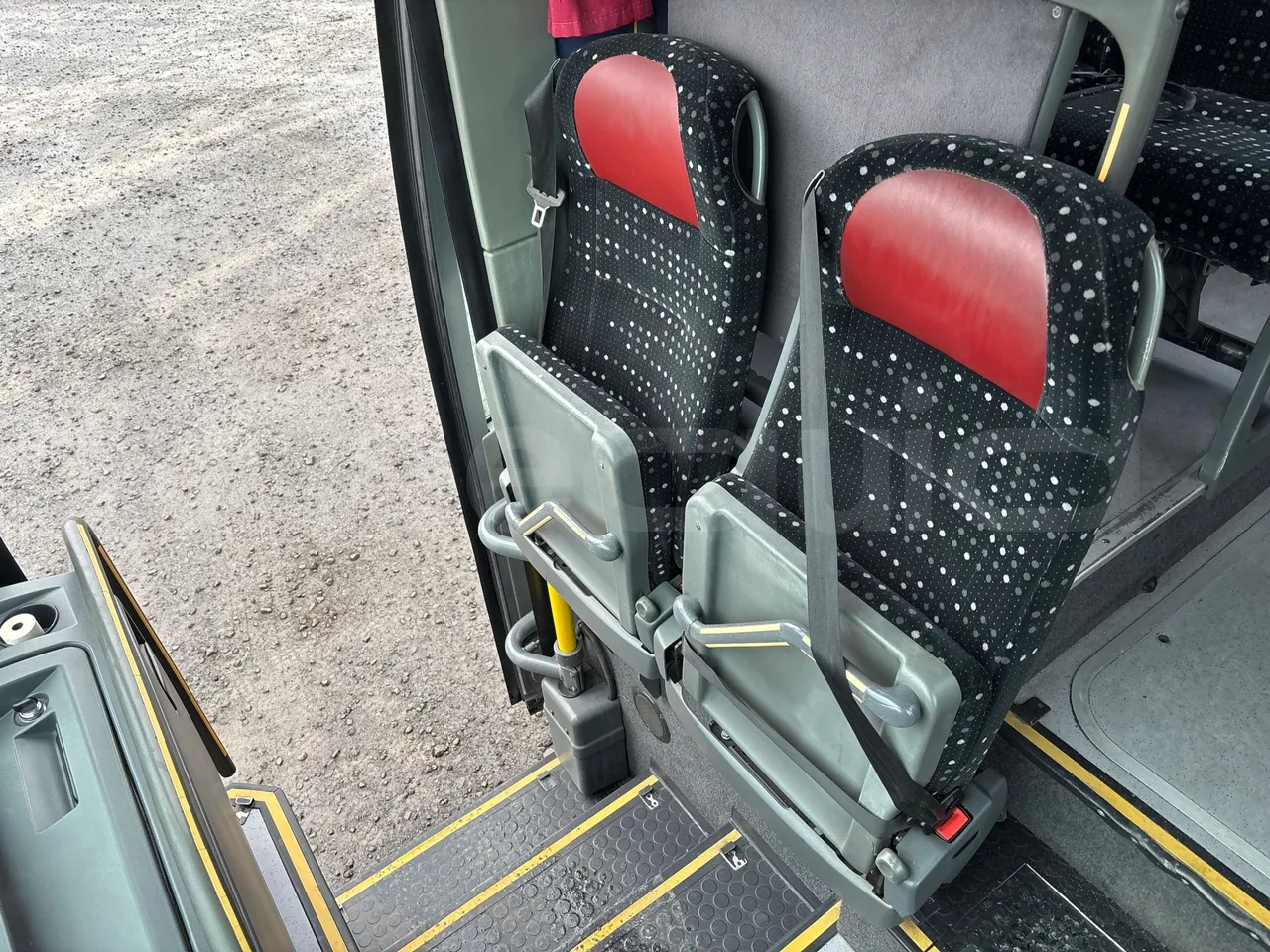 Setra S415 HD - 12m - Euro3 - 310kW - 12mt - hostess seat photo