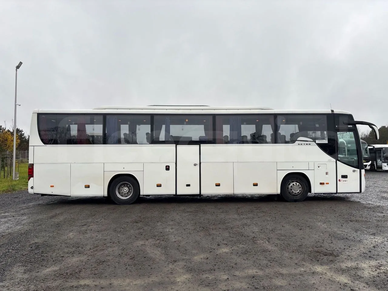 Setra S415 HD - 12m - Euro3 - 310kW - 12mt - right side doors closed